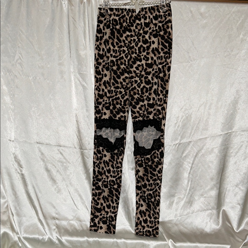 Leopard Print Leggings with Lace Detail